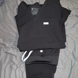 Small petite Zamora joggers and small Catarina one pocket top. Lightly used.